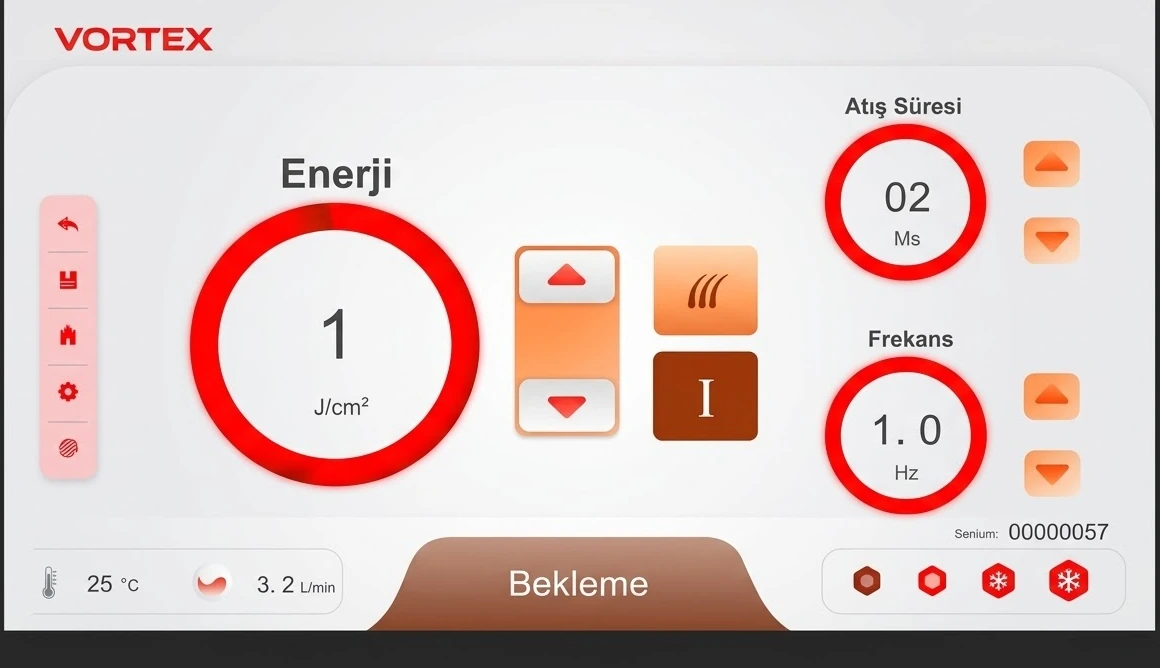 VORTEX lazer epilasyon cihazı dokunmatik ekran arayüzü: enerji (J/cm²), atış süresi (ms), frekans (Hz) ve soğutma seviyesi ayarları